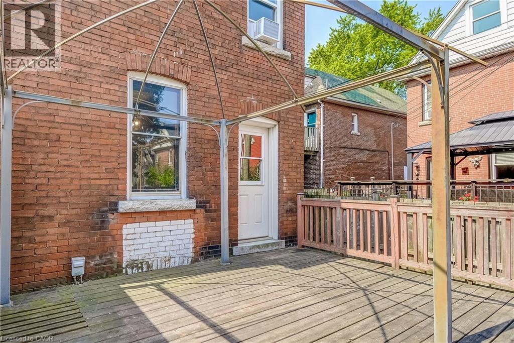 11 Elm Street Property Photo 27