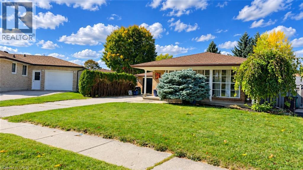 76 Appalachian Crescent Unit# Upper Property Photo 3