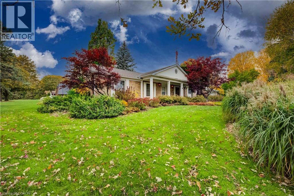 8 Granbridge Drive Property Photo 3