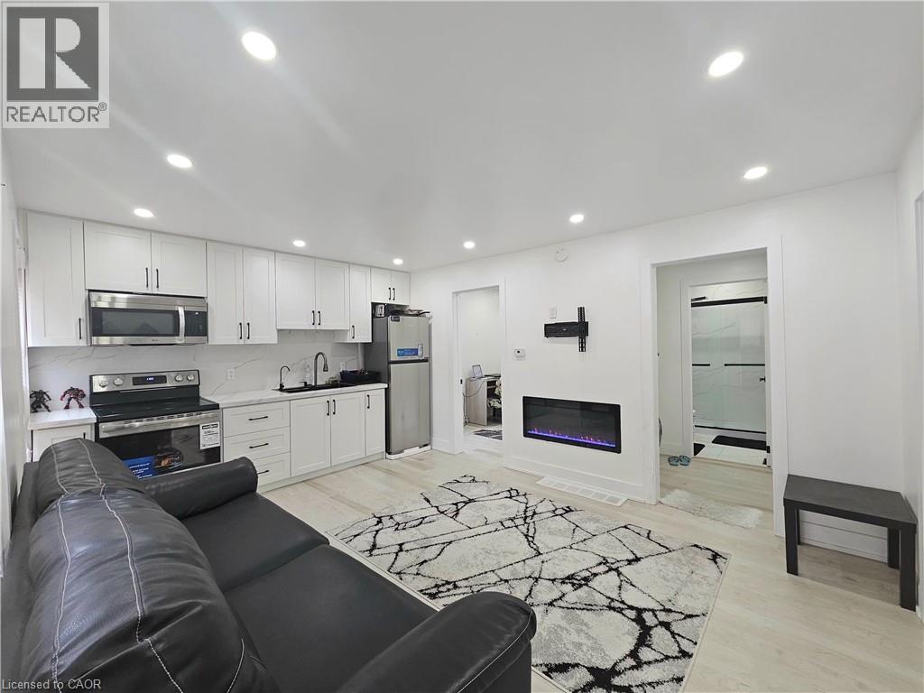 352 Weir Street N Property Photo 3