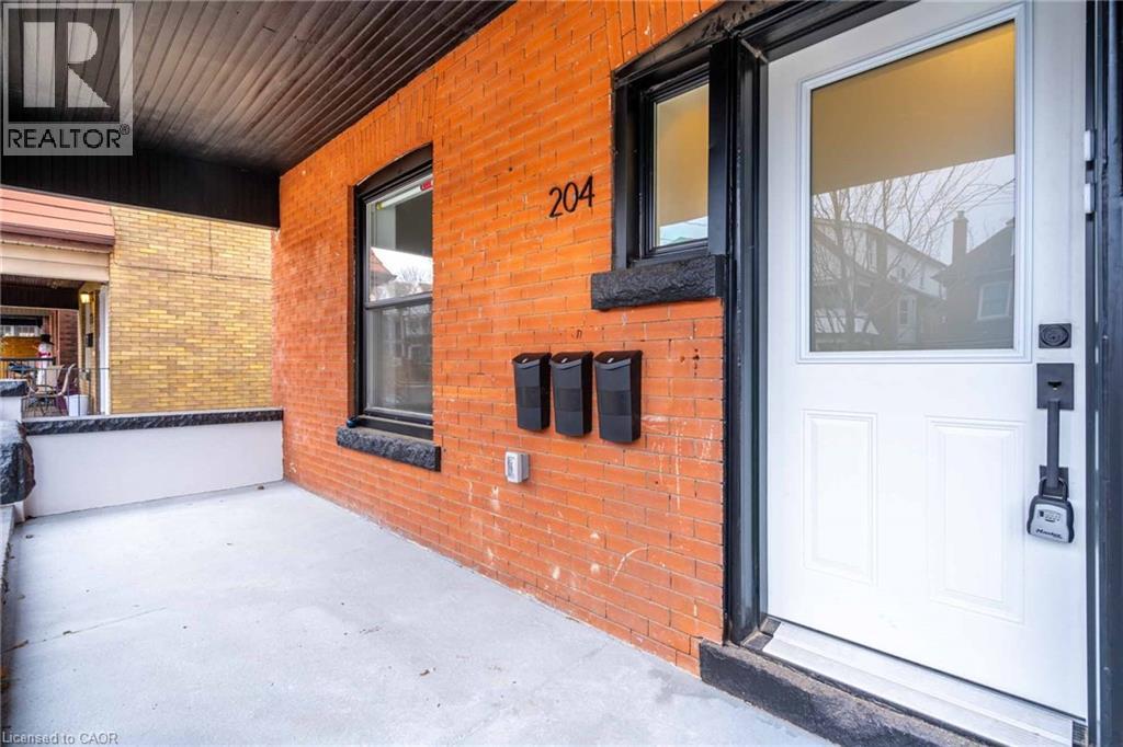 204 Balsam Avenue S Unit# 2 Property Photo 4