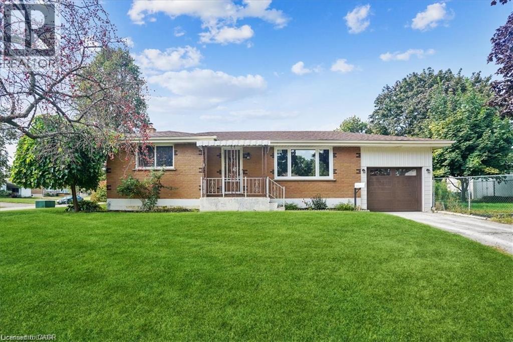 1 Robroy Court Unit# Upper Unit Property Photo 1