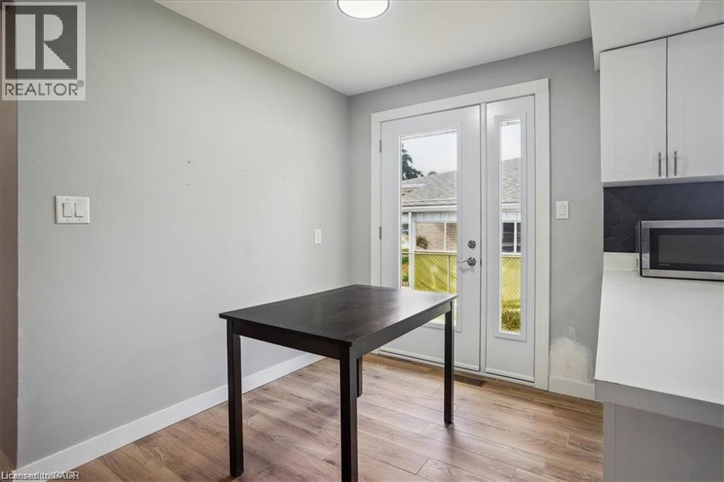 1 Robroy Court Unit# Upper Unit Property Photo 10