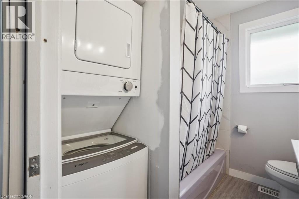 1 Robroy Court Unit# Upper Unit Property Photo 14