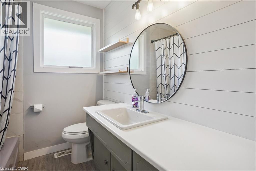 1 Robroy Court Unit# Upper Unit Property Photo 15