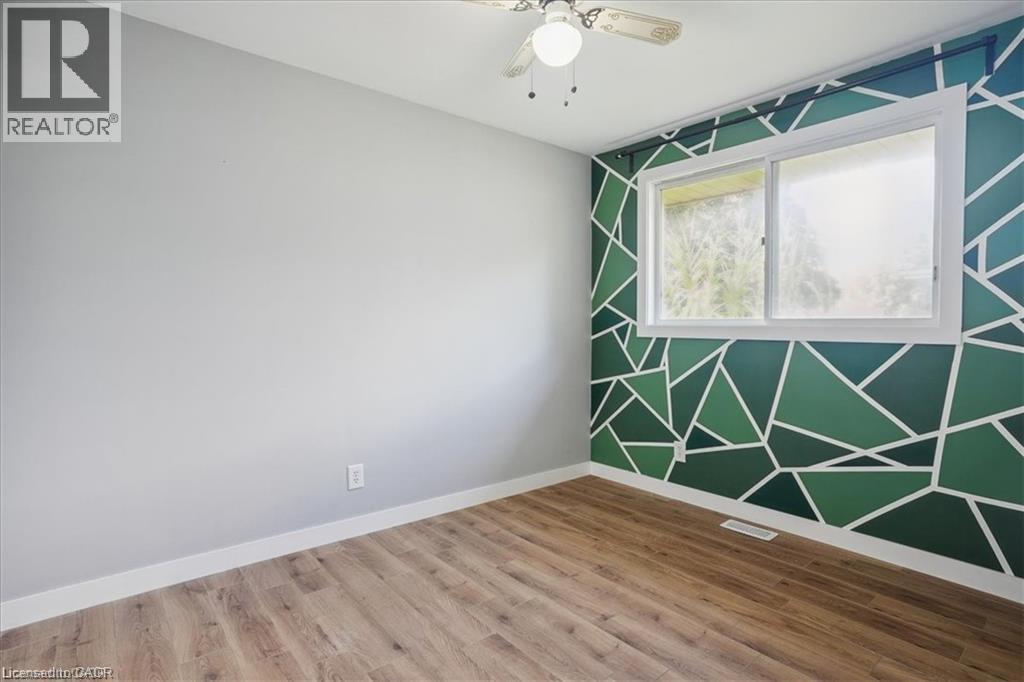 1 Robroy Court Unit# Upper Unit Property Photo 16