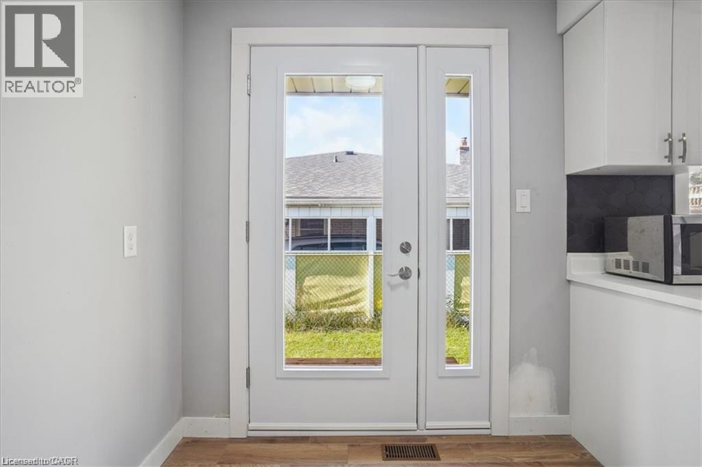 1 Robroy Court Unit# Upper Unit Property Photo 20