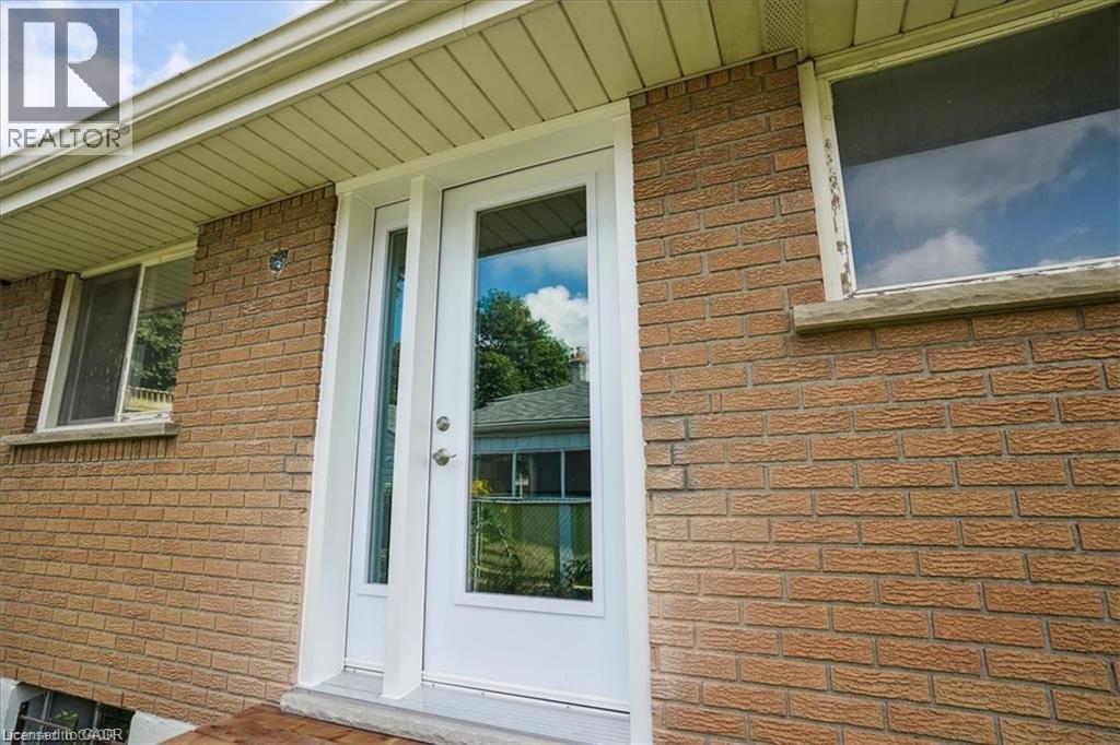 1 Robroy Court Unit# Upper Unit Property Photo 21
