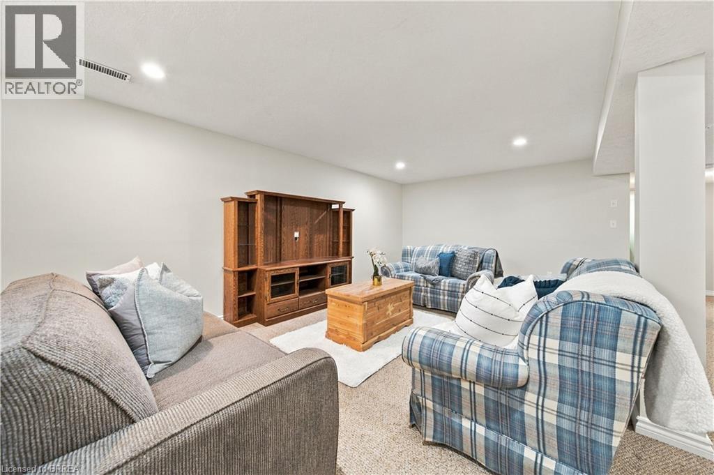 4 Macpherson Drive Property Photo 25
