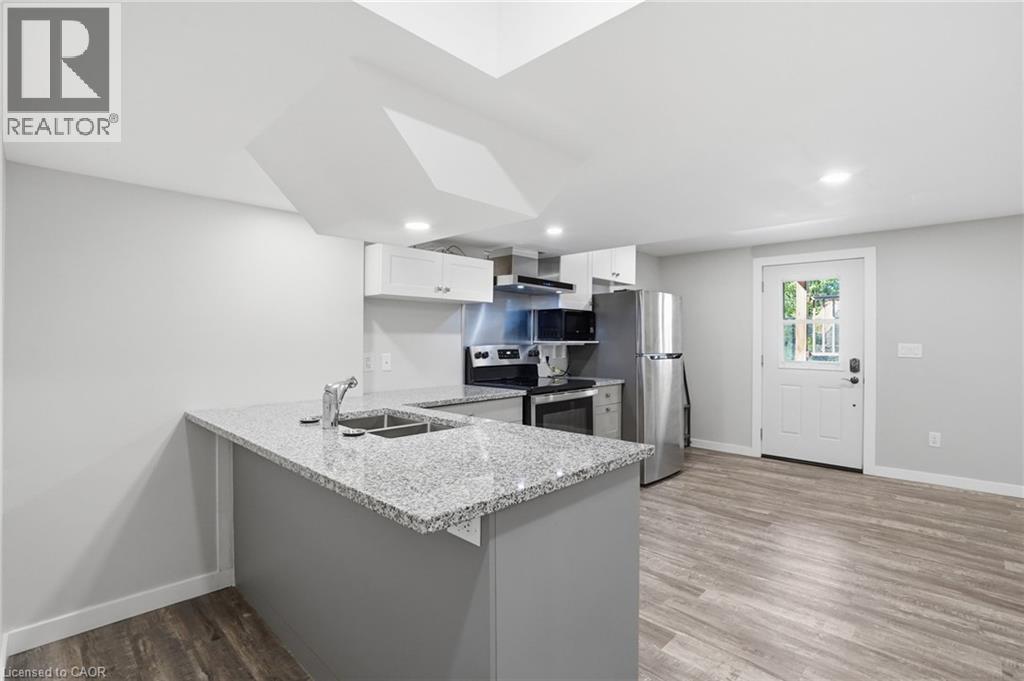 43 Fleming Crescent Unit# Lower Property Photo 14