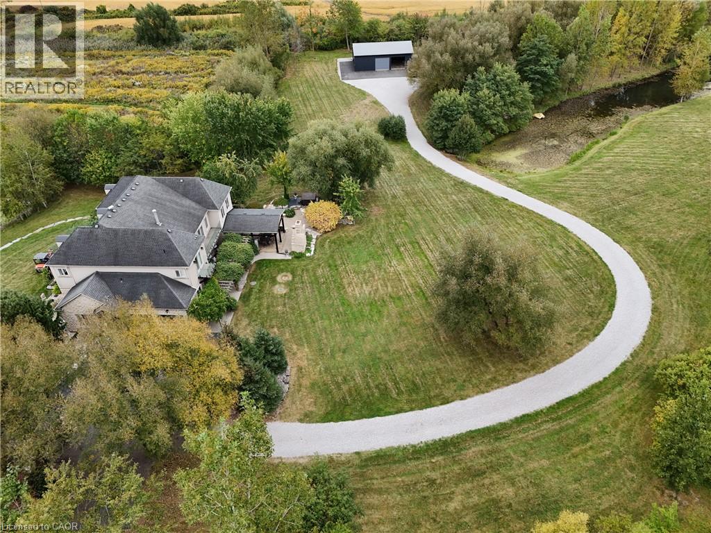 740 Fiddlers Green Road Property Photo 2