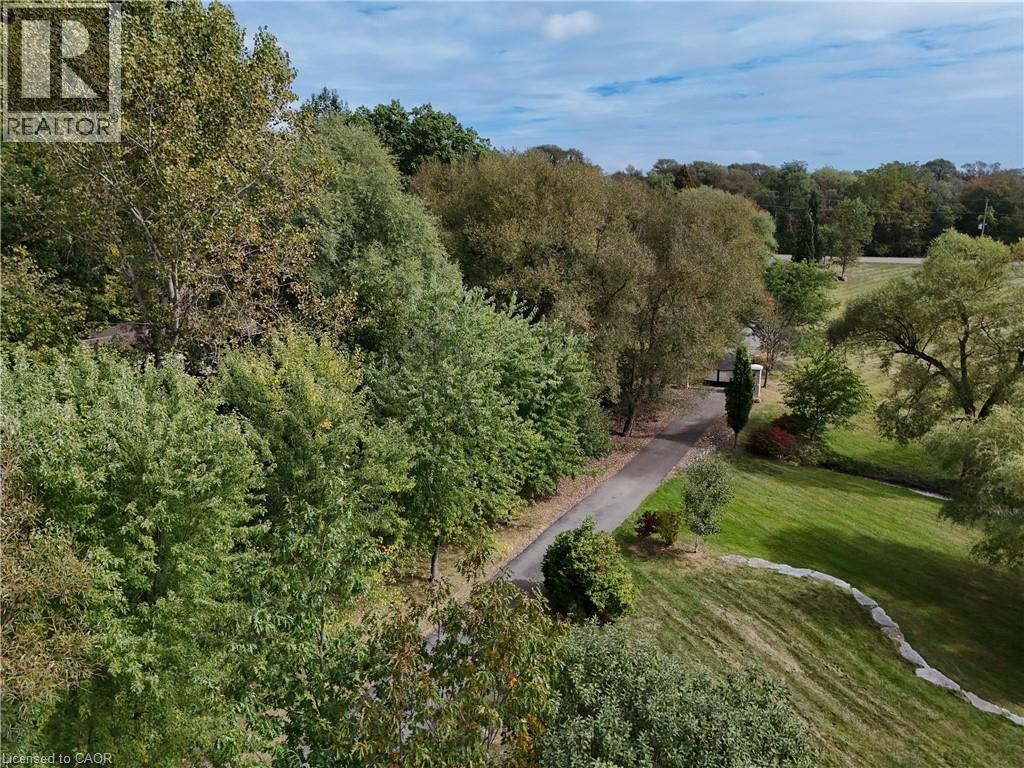 740 Fiddlers Green Road Property Photo 6