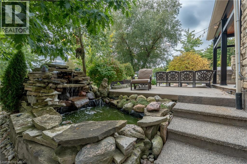 740 Fiddlers Green Road Property Photo 14