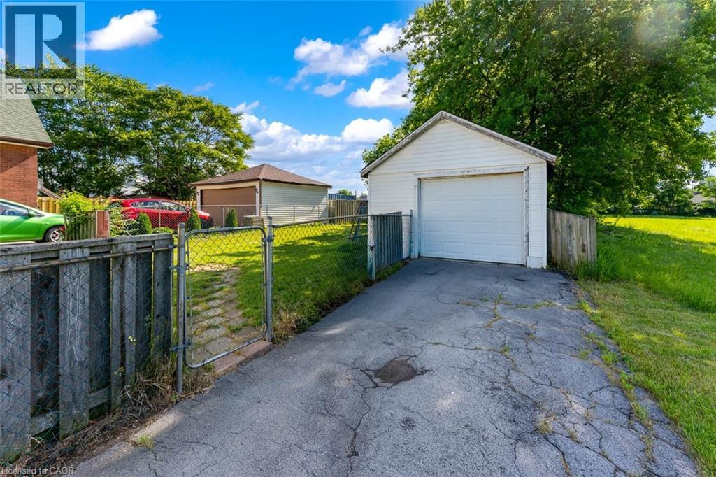 5932 Carlton Avenue Property Photo 3