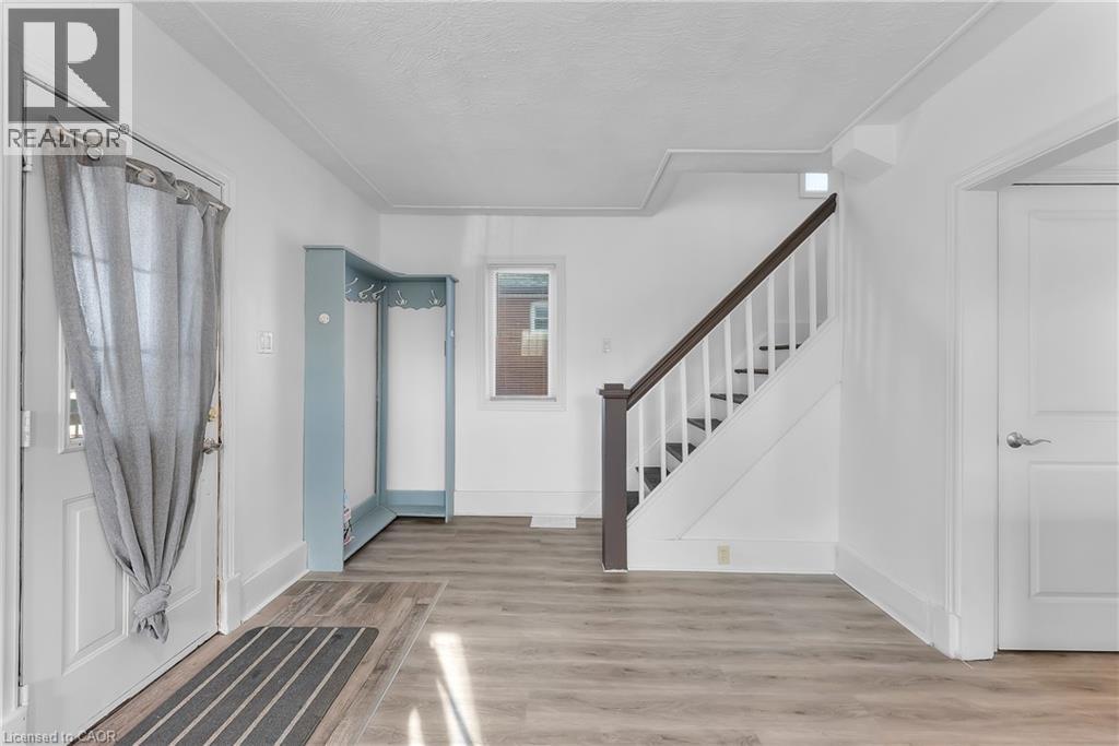 5932 Carlton Avenue Property Photo 7