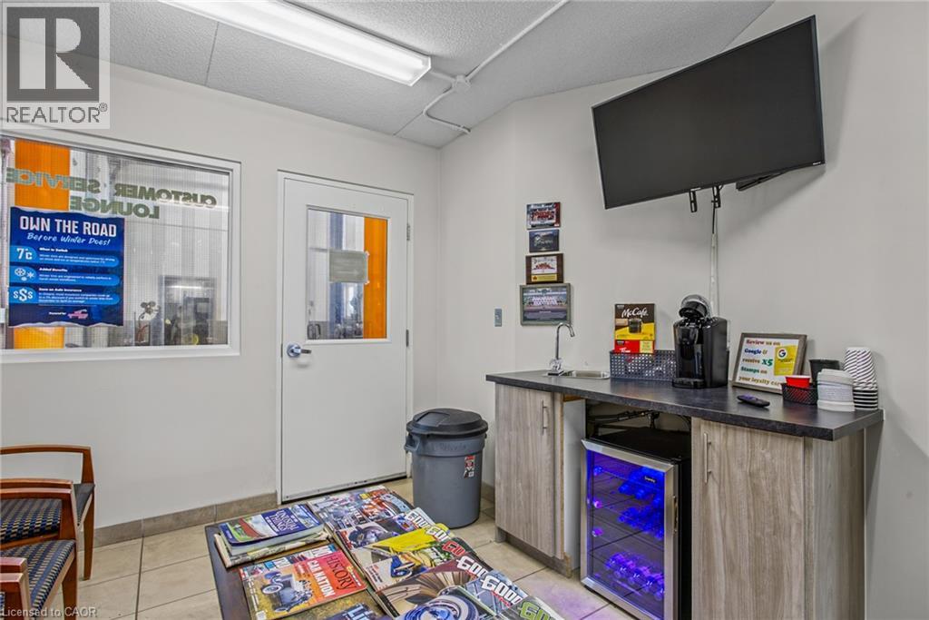 4735 King Street E Property Photo 15