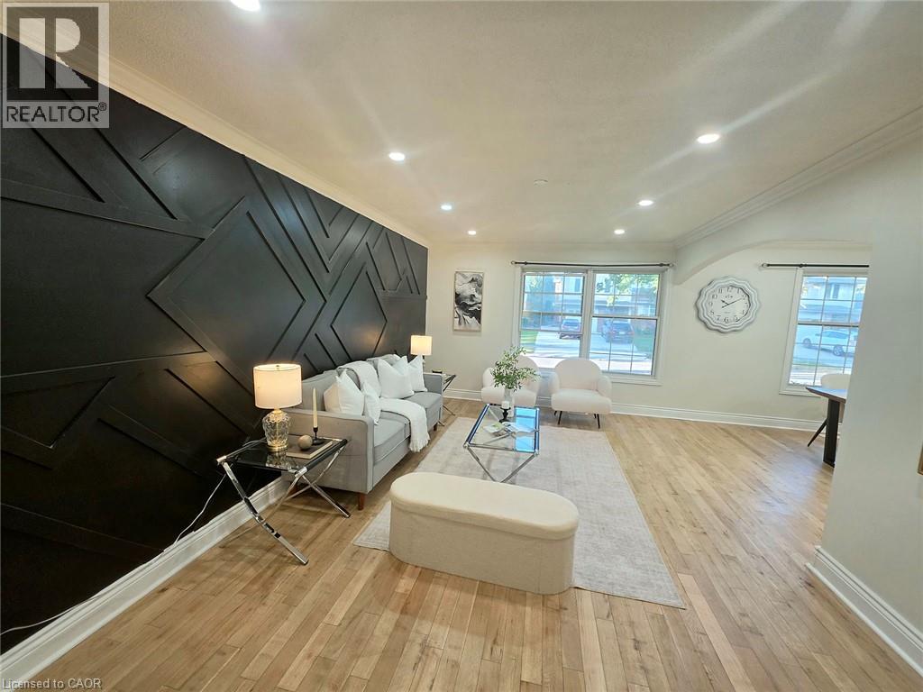 23 Alayne Crescent Property Photo 2