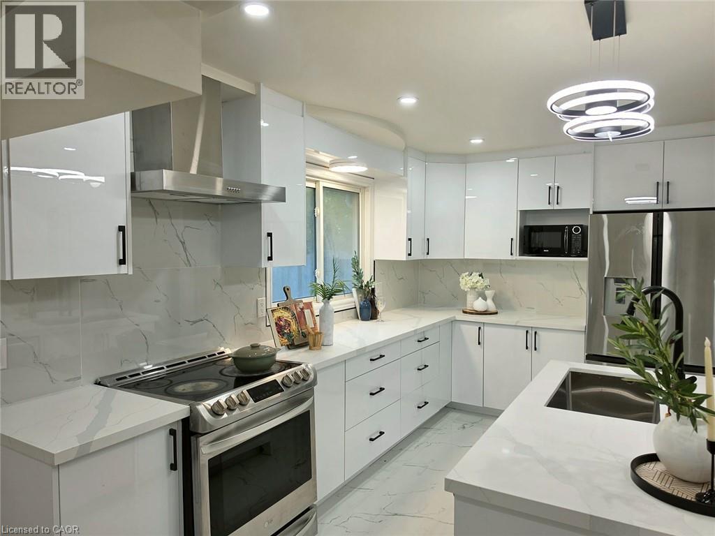23 Alayne Crescent Property Photo 7