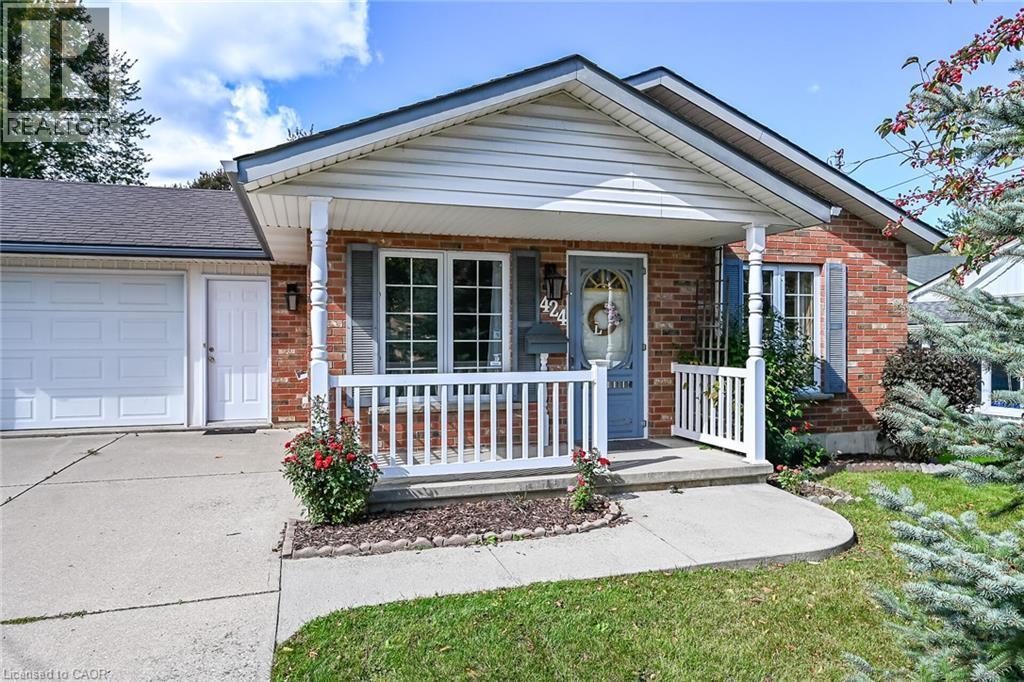 424 John Street Property Photo 5