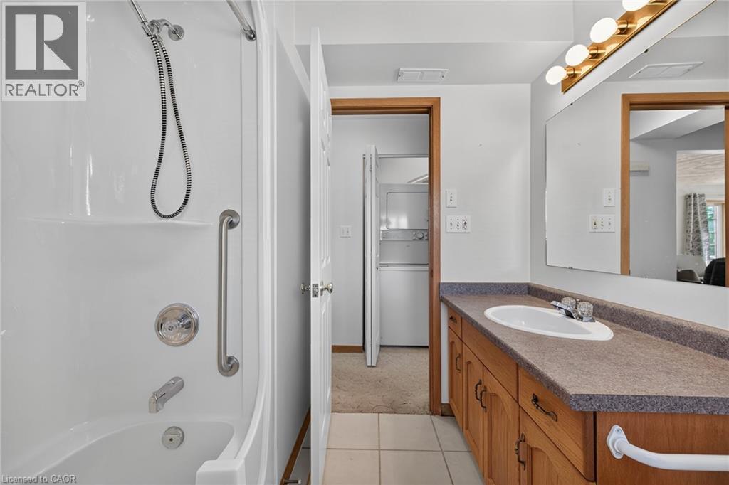 424 John Street Property Photo 21