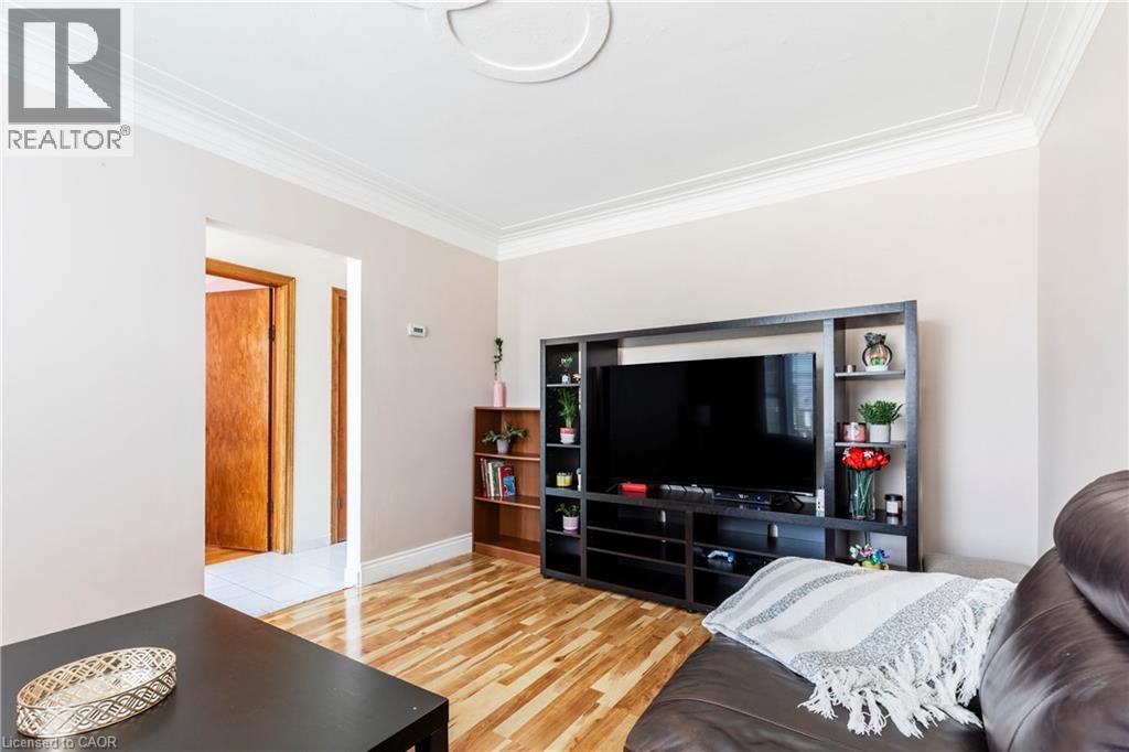 118 Julian Avenue Property Photo 8
