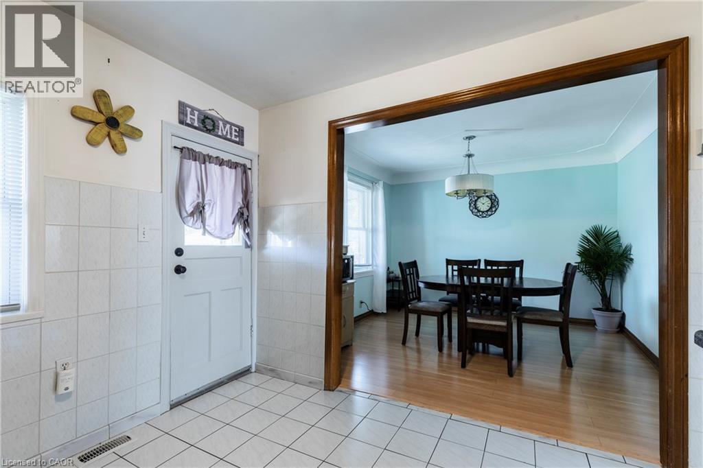118 Julian Avenue Property Photo 12
