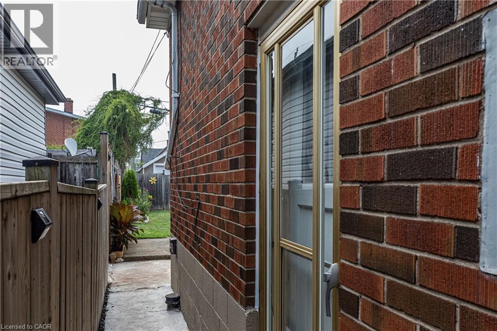 118 Julian Avenue Property Photo 35