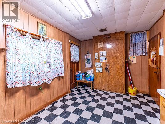 35 Sherman Avenue N Property Photo 14