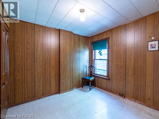 35 Sherman Avenue N Property Photo 15