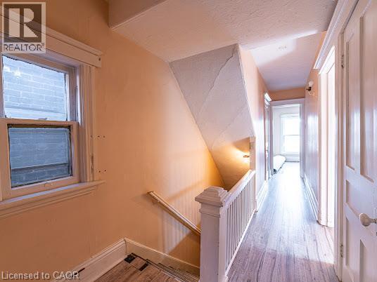 35 Sherman Avenue N Property Photo 17