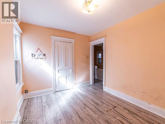 35 Sherman Avenue N Property Photo 19
