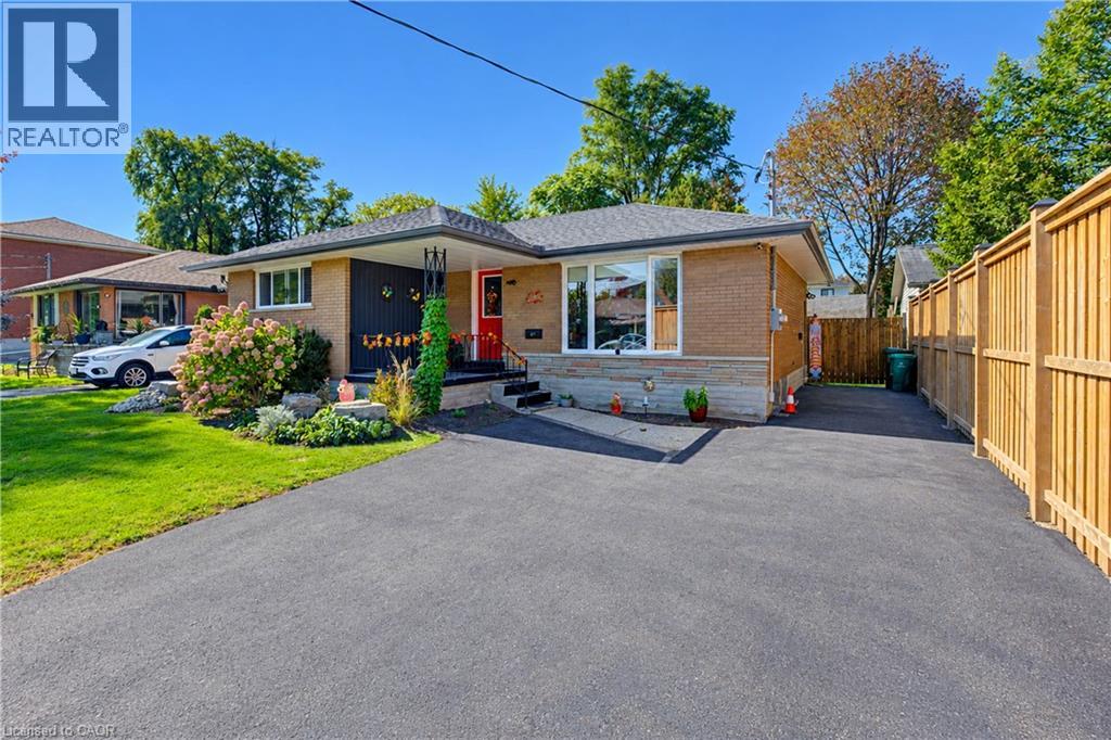87 Bond Street Property Photo 2