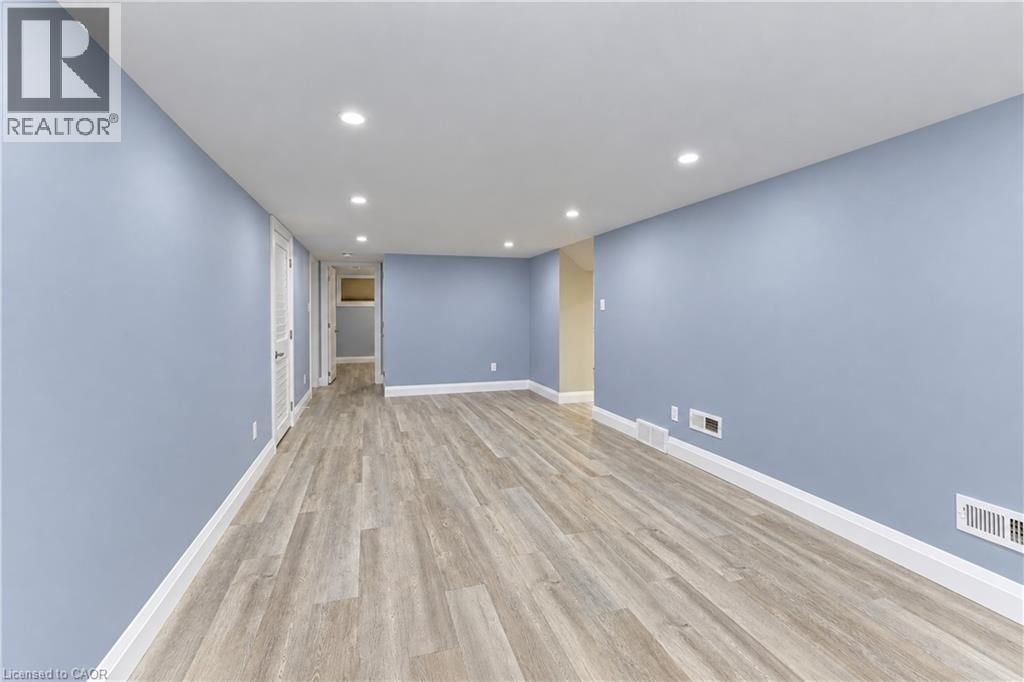 87 Bond Street Property Photo 34