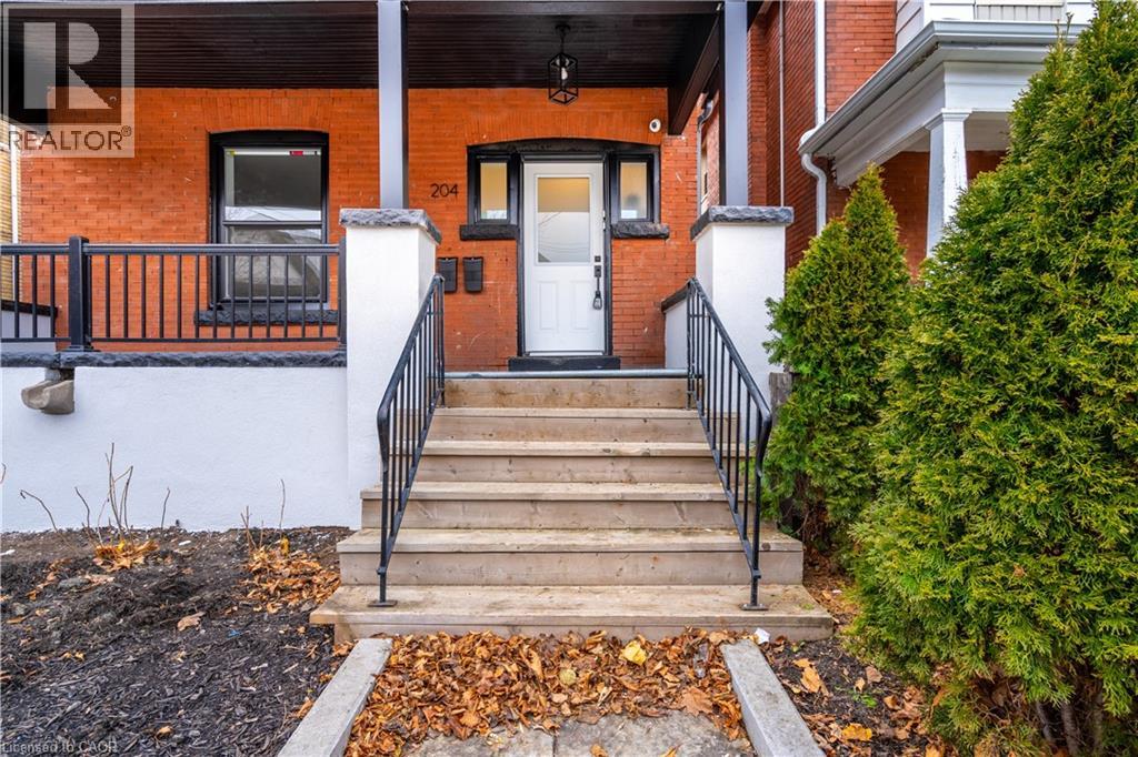 204 Balsam Avenue S Property Photo 3