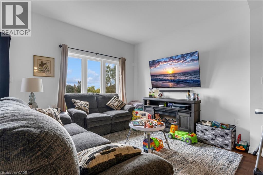 4879 Connor Drive Property Photo 4