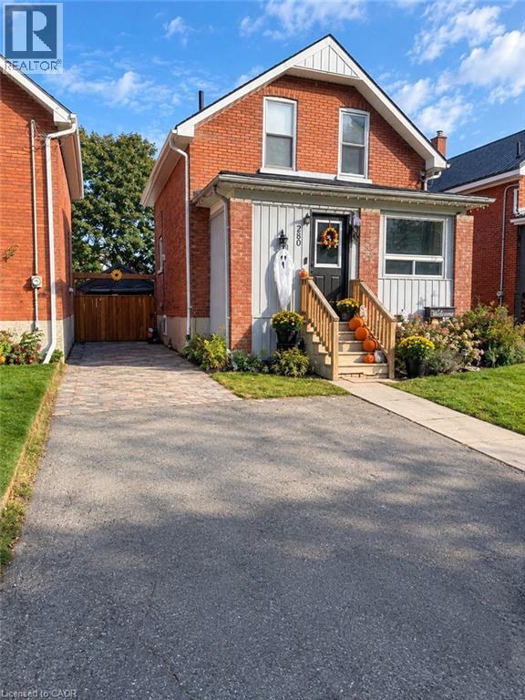 280 Douro Street Property Photo 2
