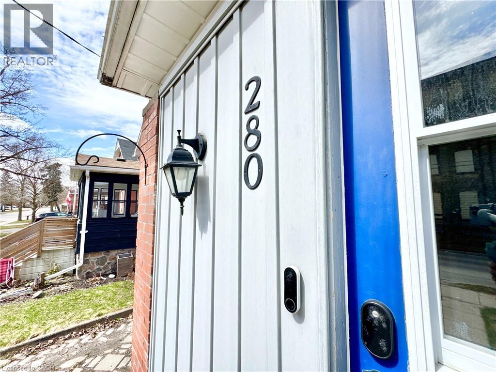 280 Douro Street Property Photo 3
