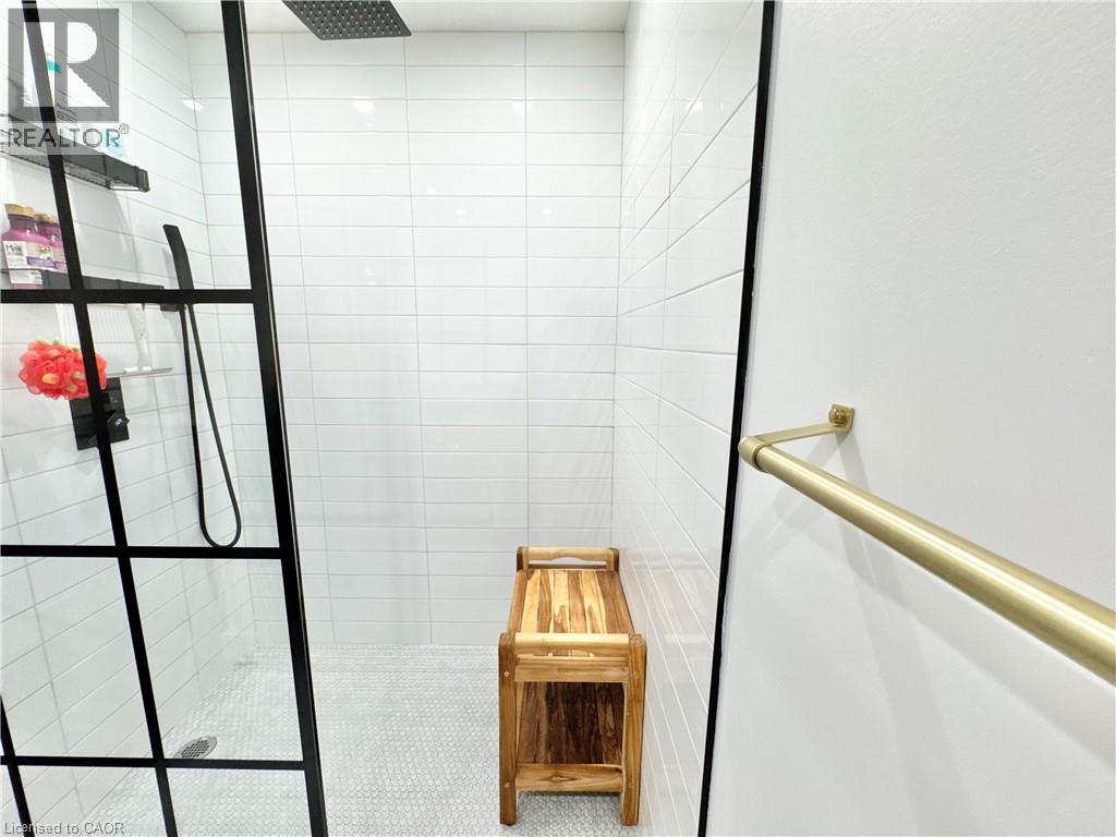 280 Douro Street Property Photo 12