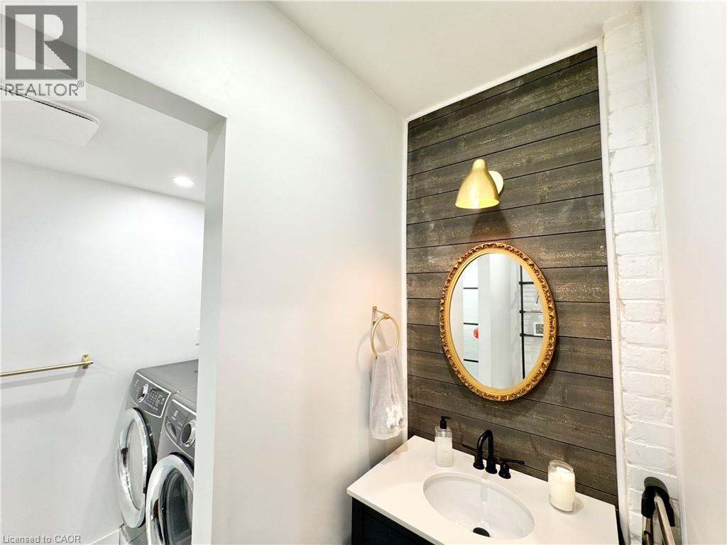 280 Douro Street Property Photo 15