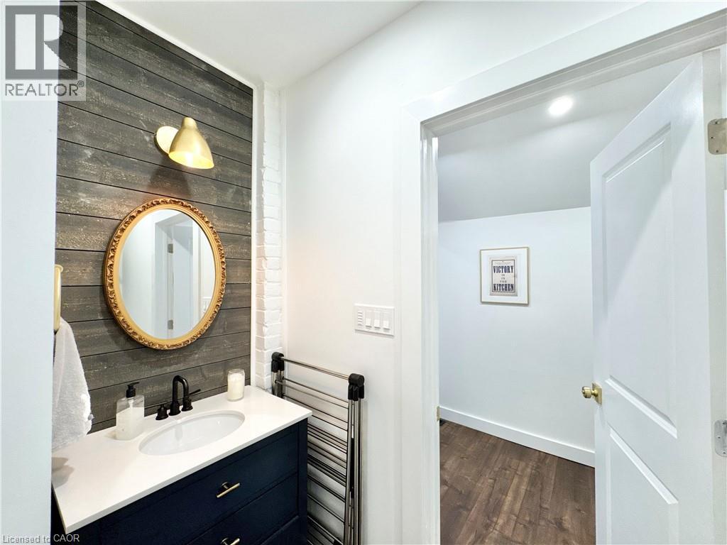 280 Douro Street Property Photo 16