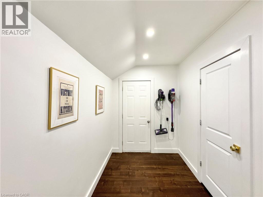 280 Douro Street Property Photo 19