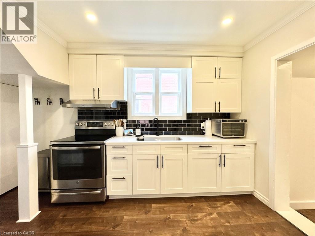 280 Douro Street Property Photo 21