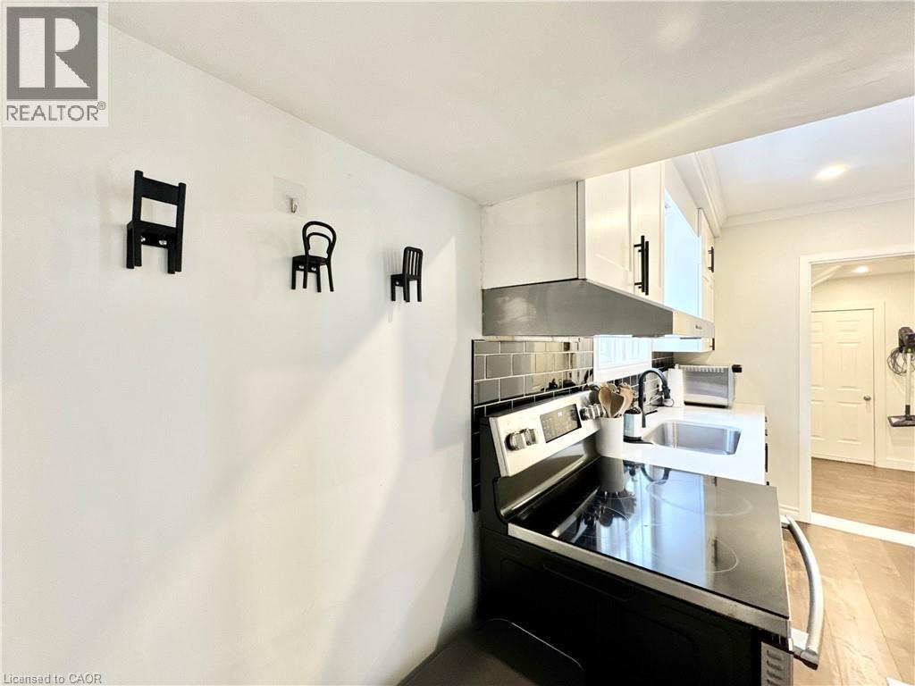 280 Douro Street Property Photo 23