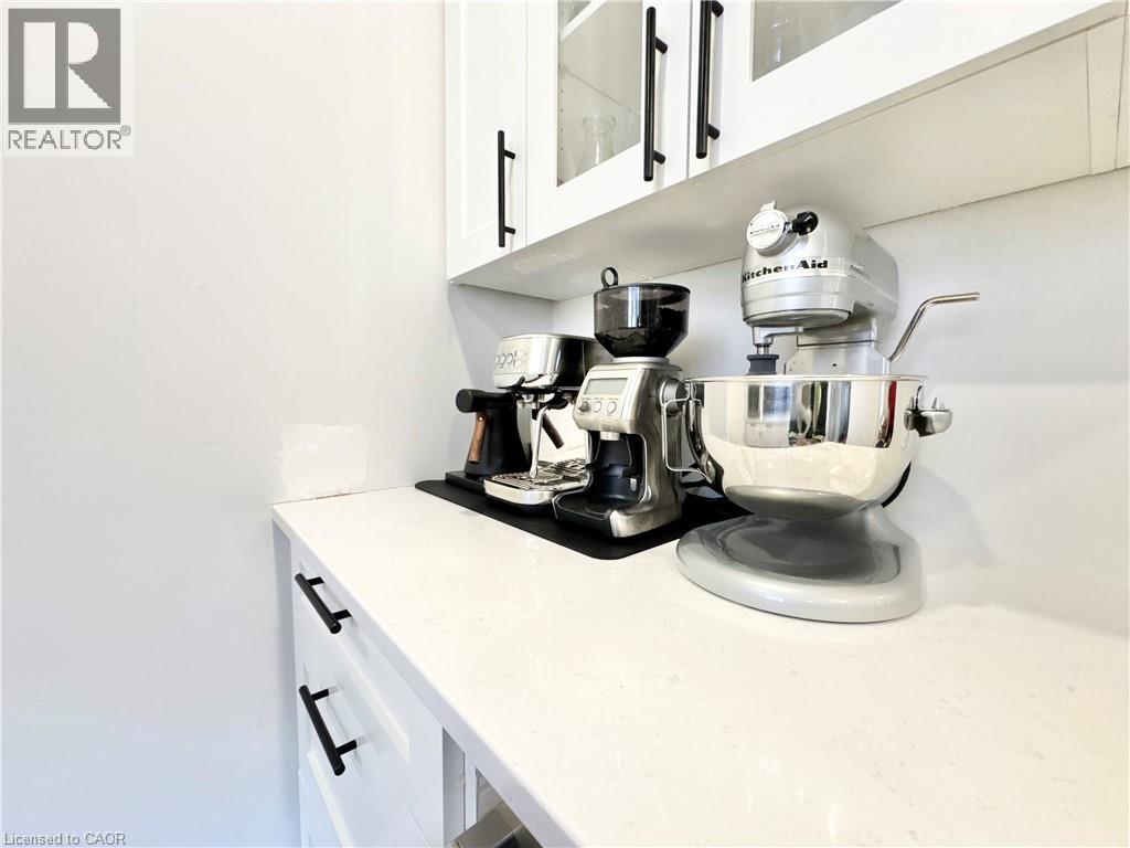 280 Douro Street Property Photo 24