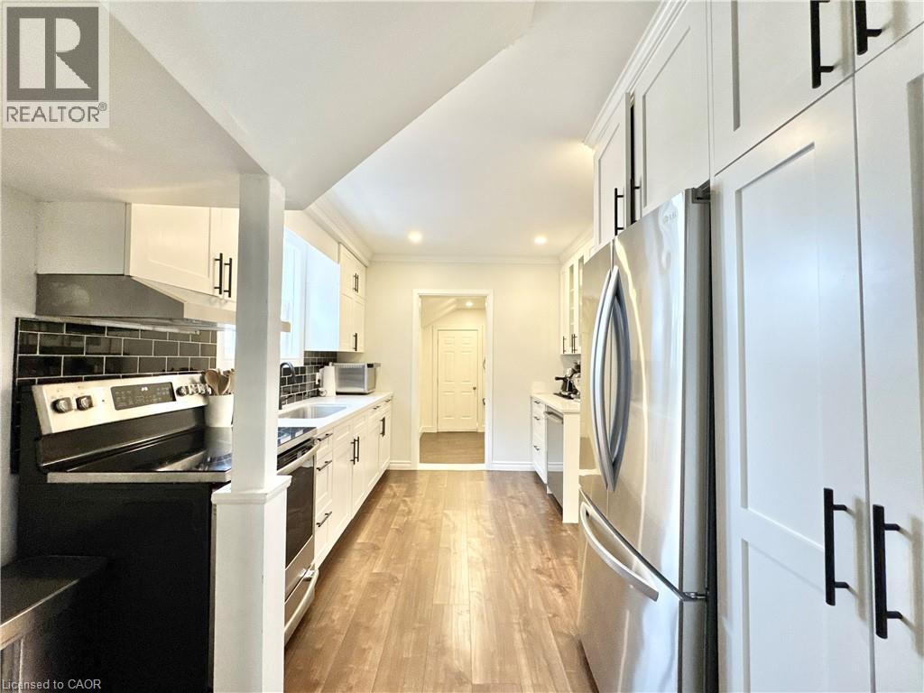 280 Douro Street Property Photo 25
