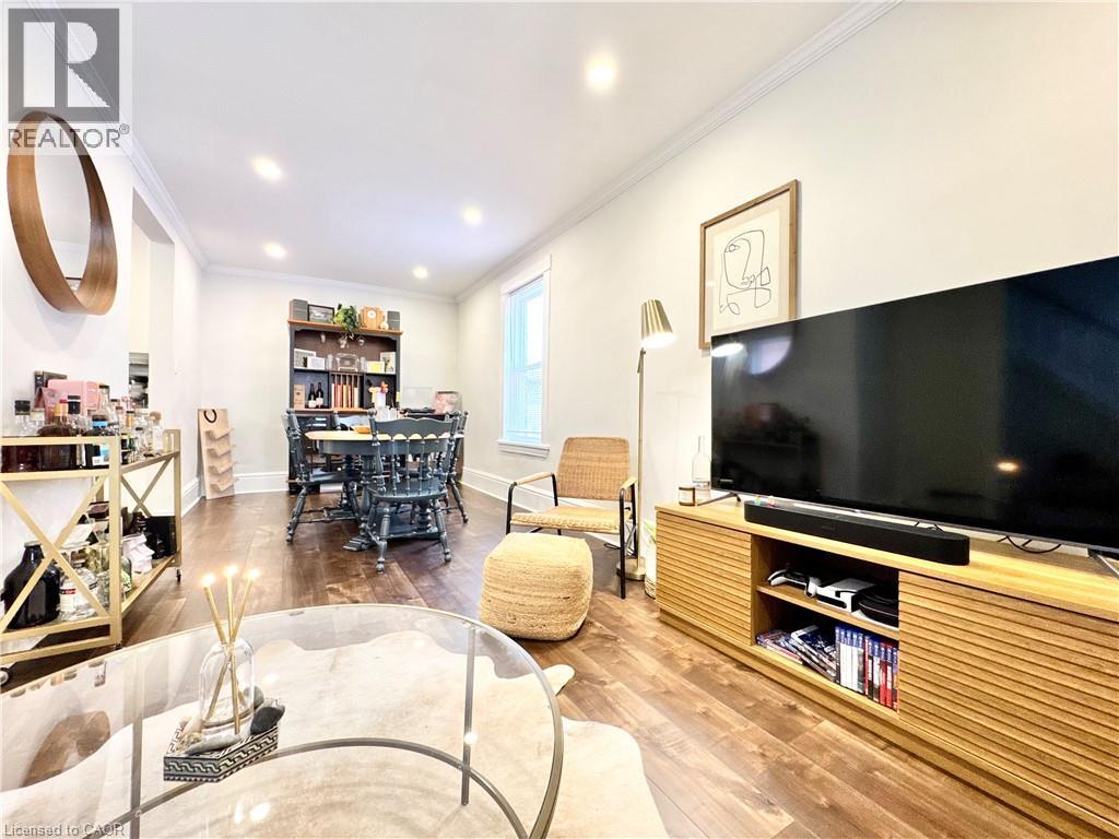 280 Douro Street Property Photo 27