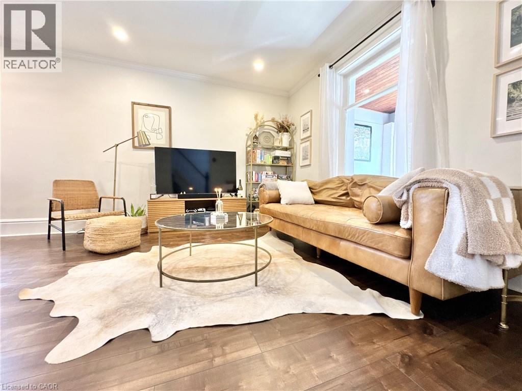 280 Douro Street Property Photo 32