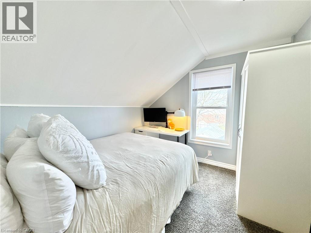 280 Douro Street Property Photo 36
