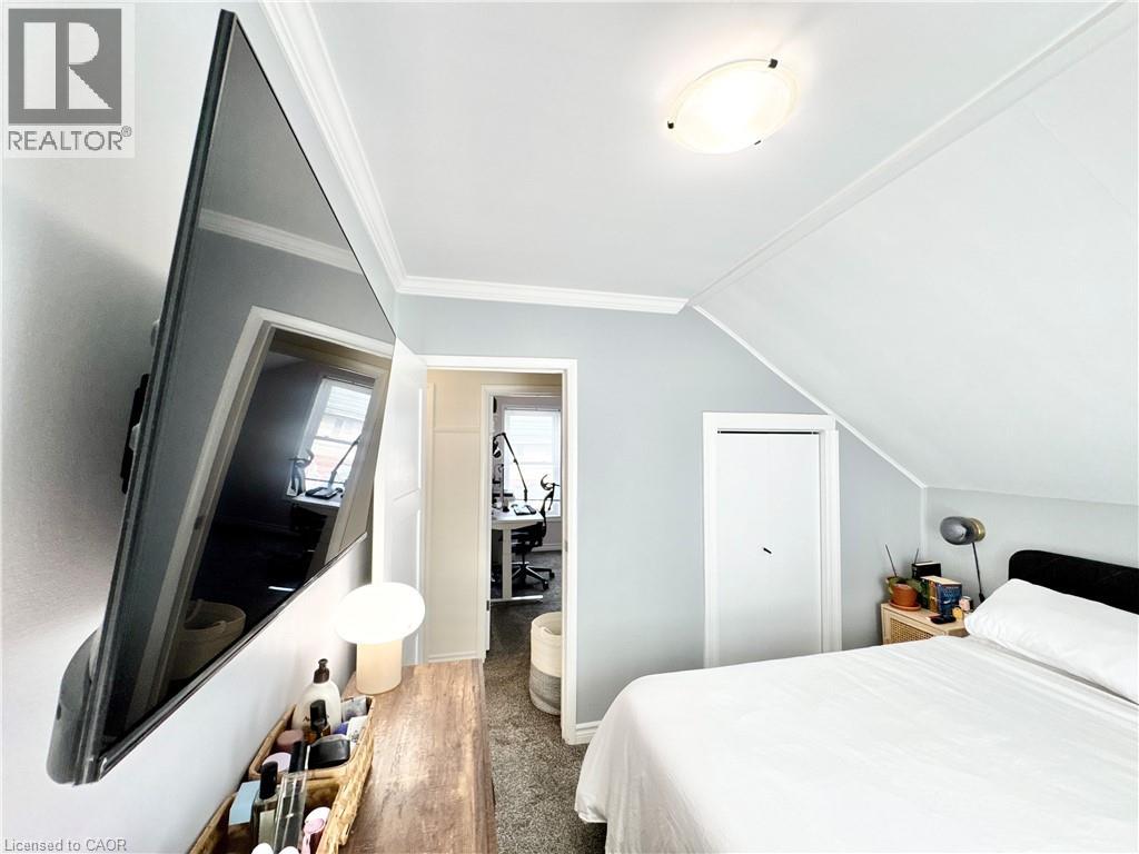 280 Douro Street Property Photo 42
