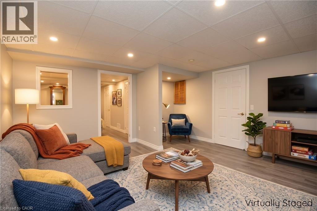 157 Silverbirch Boulevard Property Photo 15